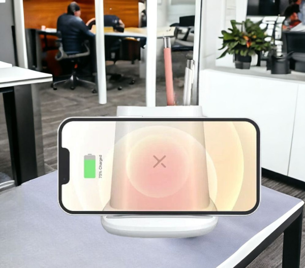 Настольный органайзер Limerick c беспроводной зарядкой и вентилятором / Многофункциональная подставка для письменных приборов